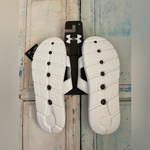 White Under Armour Slides NWT - Picture 2 of 4